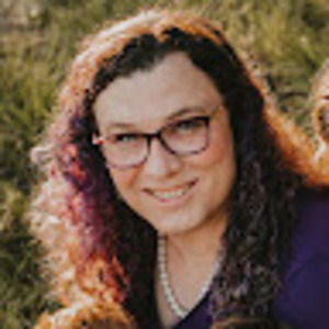 Meet your Posher, Valoree